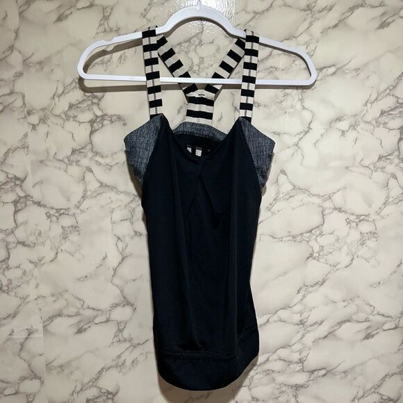Lululemon Light N Breezy Tank Attached Racerback Bra Top 4 Black Striped Cinch - Picture 1 of 10